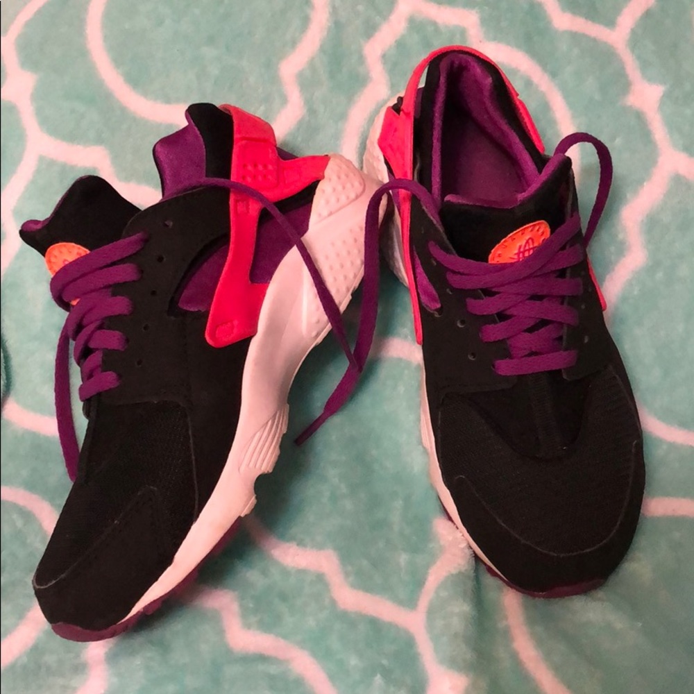 Nike Huarache size 3Y